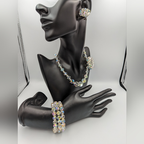 Sparkly Vintage Four piece set of Aurora Borealis Glass Beaded jewelry - Picture 5 of 16